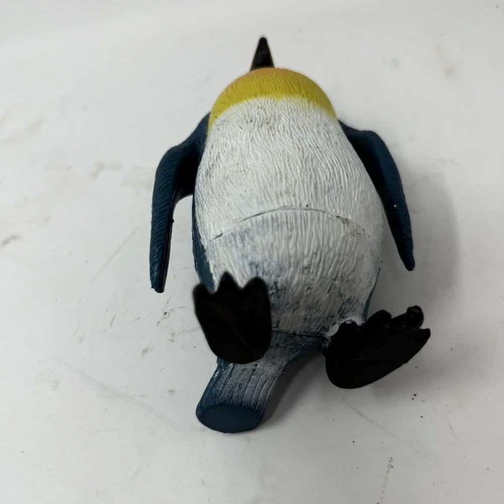 Vintage Imperial 1987 Penguin Toy Blue Figurine 6-3/4 inches tall Plastics RARE